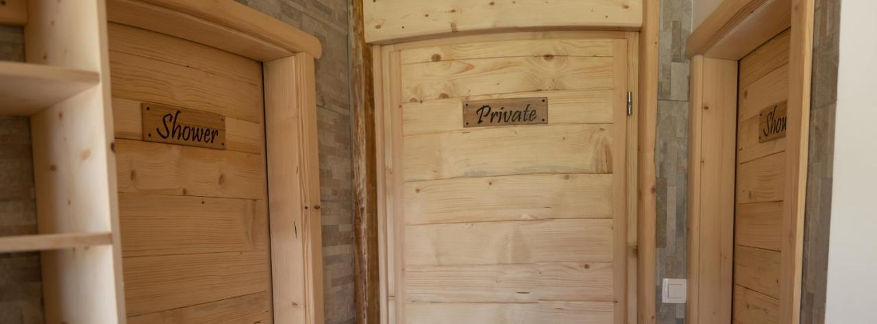 Hotel Bee House Maya Rob Exterior foto
